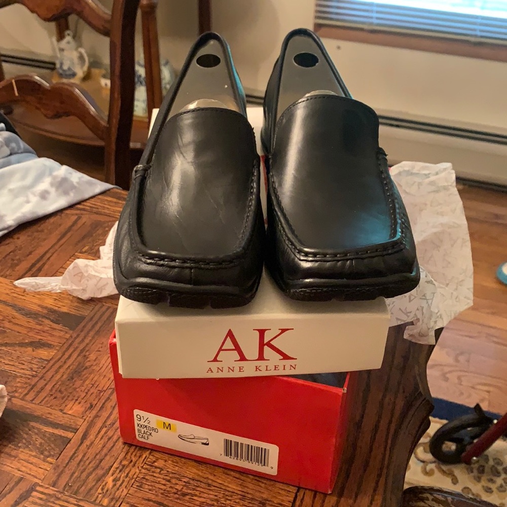 Host Pick🤩 New in box Anne Klein loafers